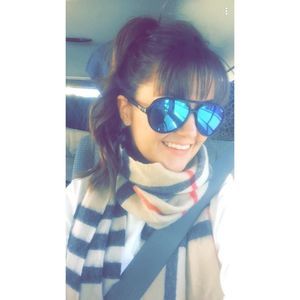 Meet your Posher, Kelly